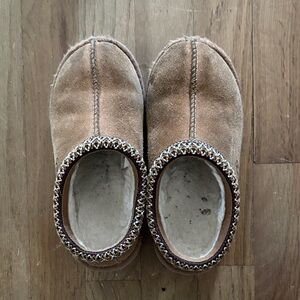 UGGS — TAZMAN KIDS